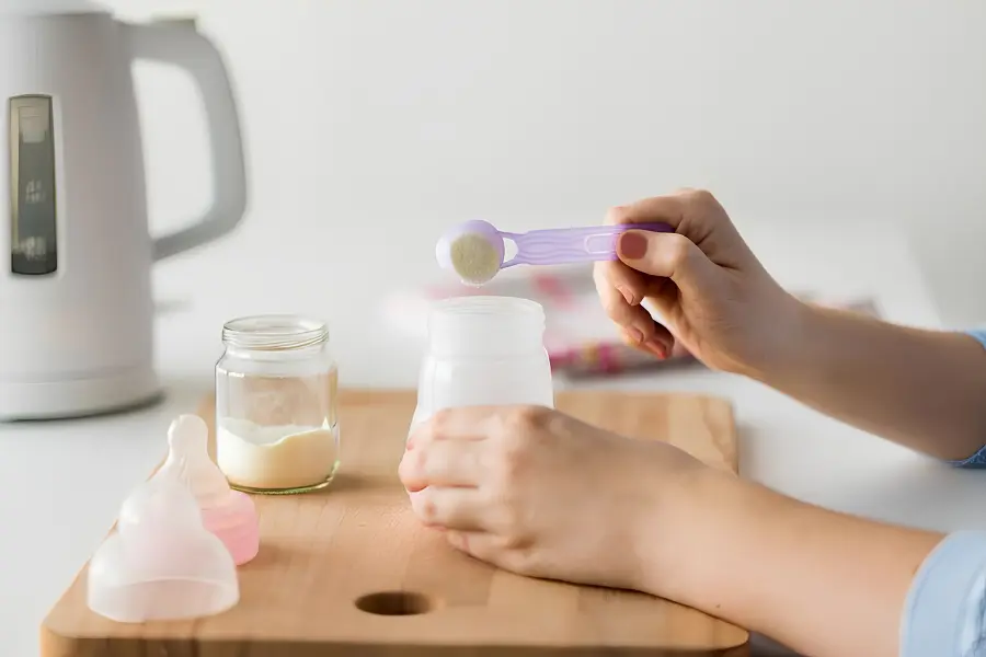 Thực phẩm bổ sung và sữa công thức cho trẻ em 